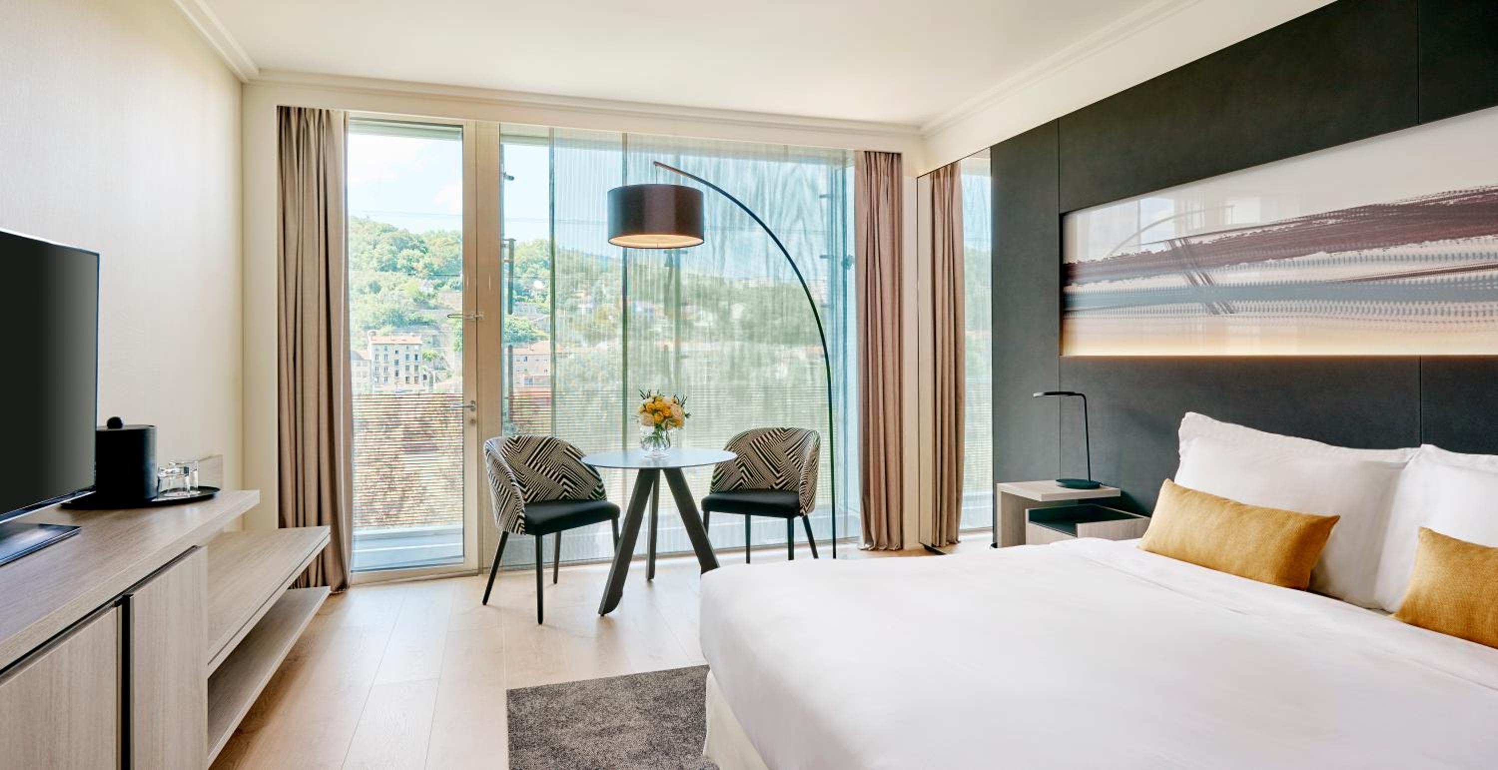 Deluxe King or Twin Room