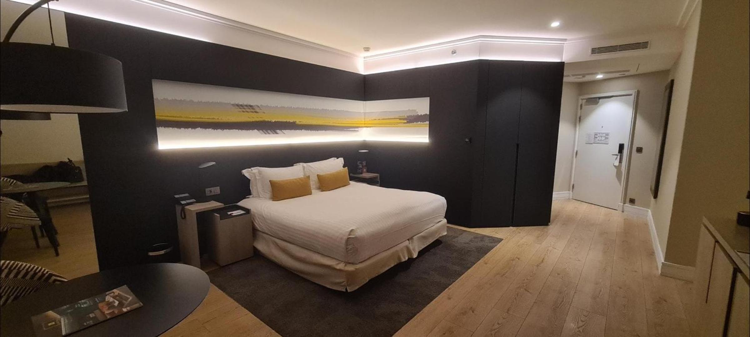 Deluxe King or Twin Room