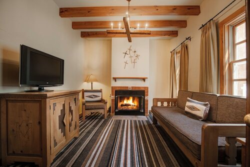 Deluxe Room, 2 Double Beds (Deluxe Suite 2 Double Beds) в Hotel Chimayo de Santa Fe