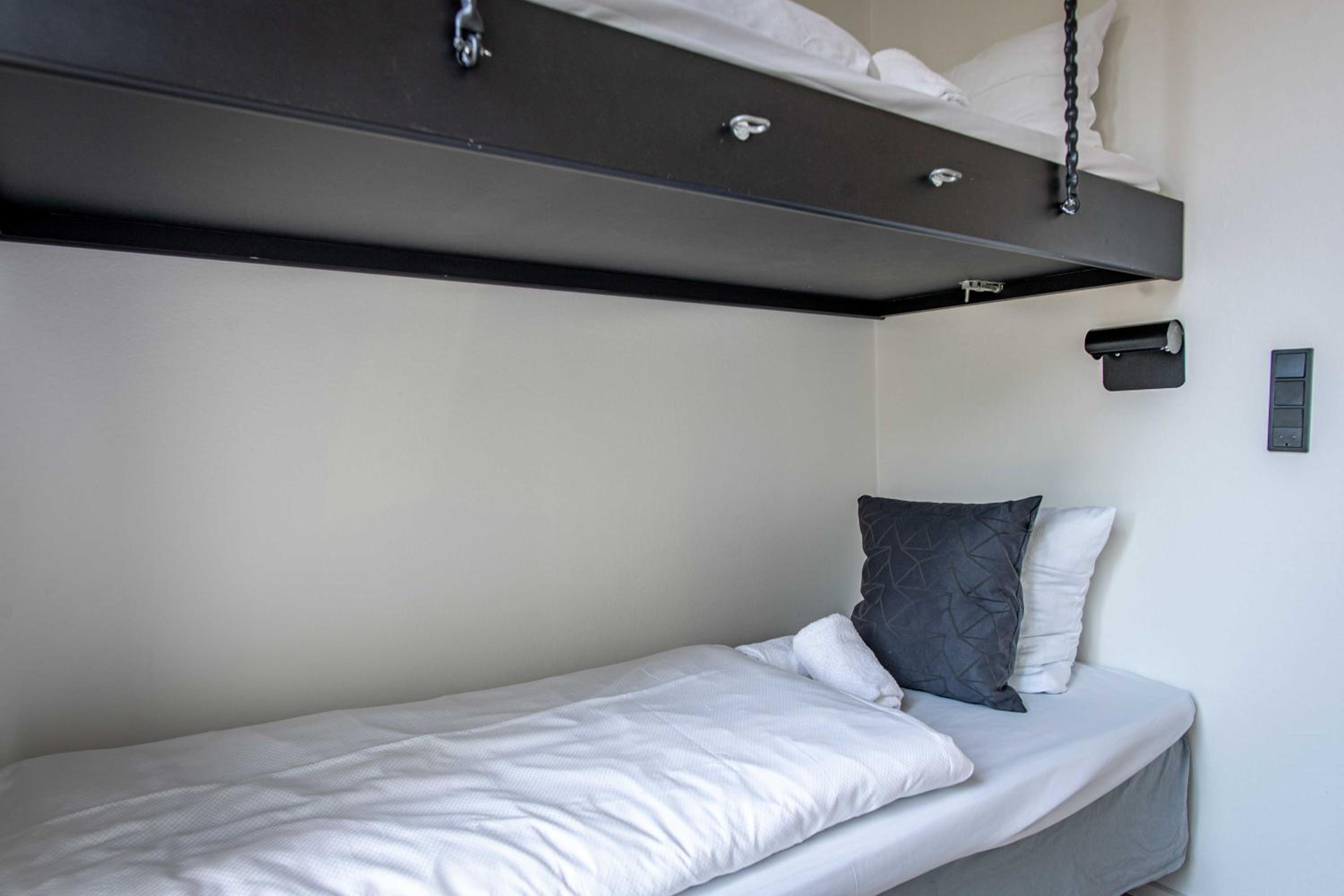 Three-Bedroom Apartment with Courtyard View