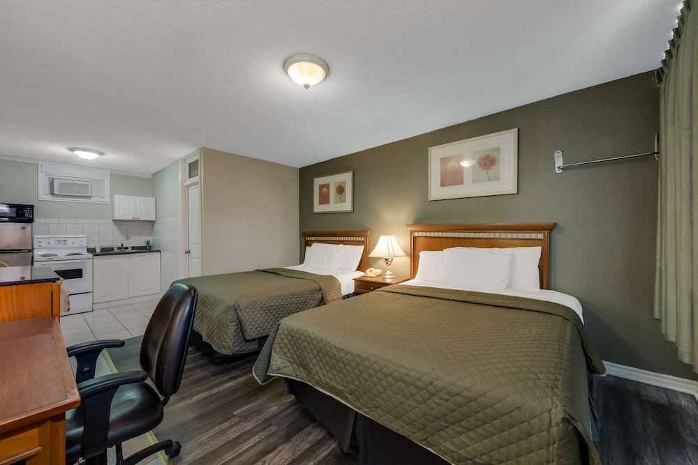 Suite, 2 Double Beds, Kitchenette
