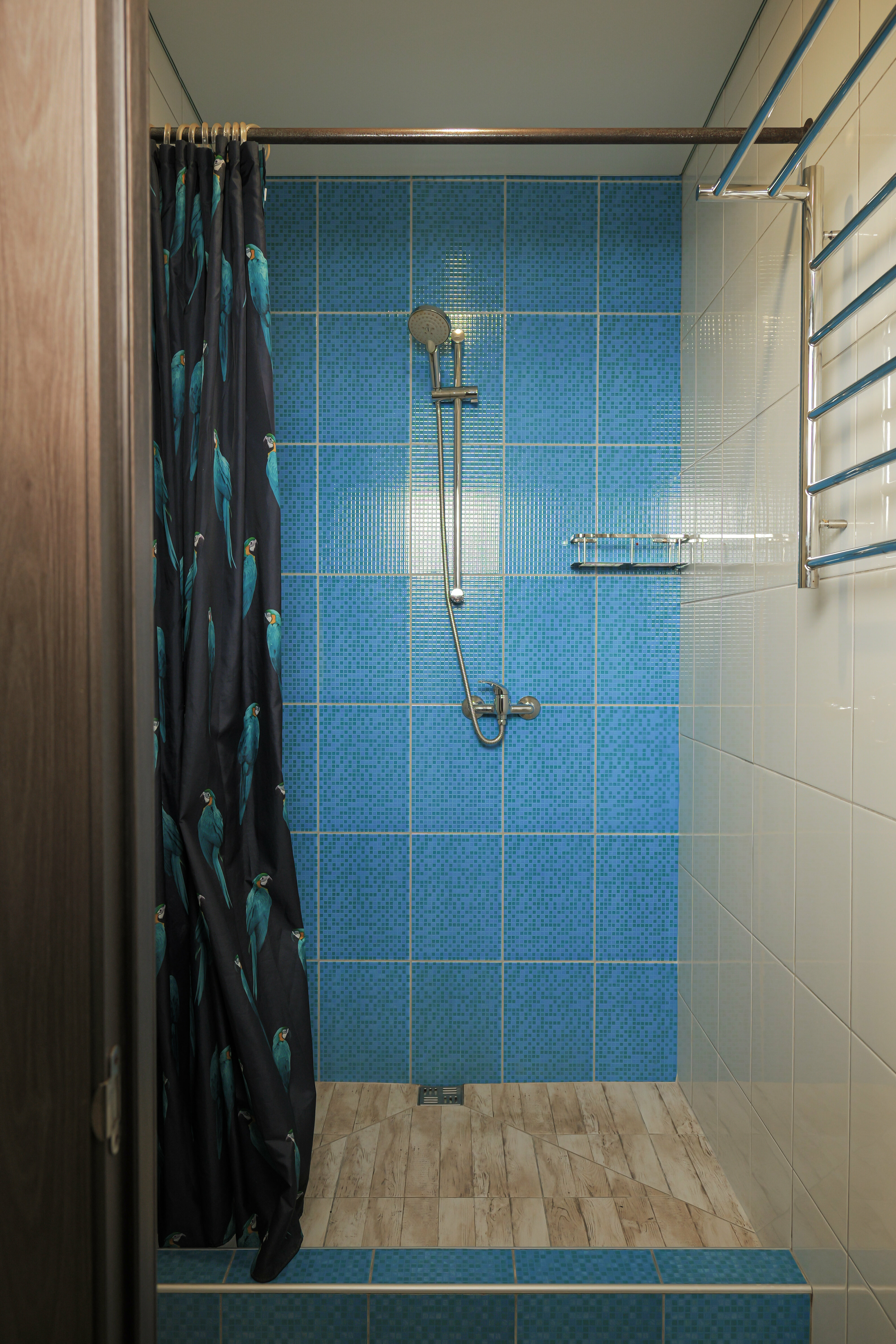 Трехместный номер эконом-класса с общей ванной комнатой