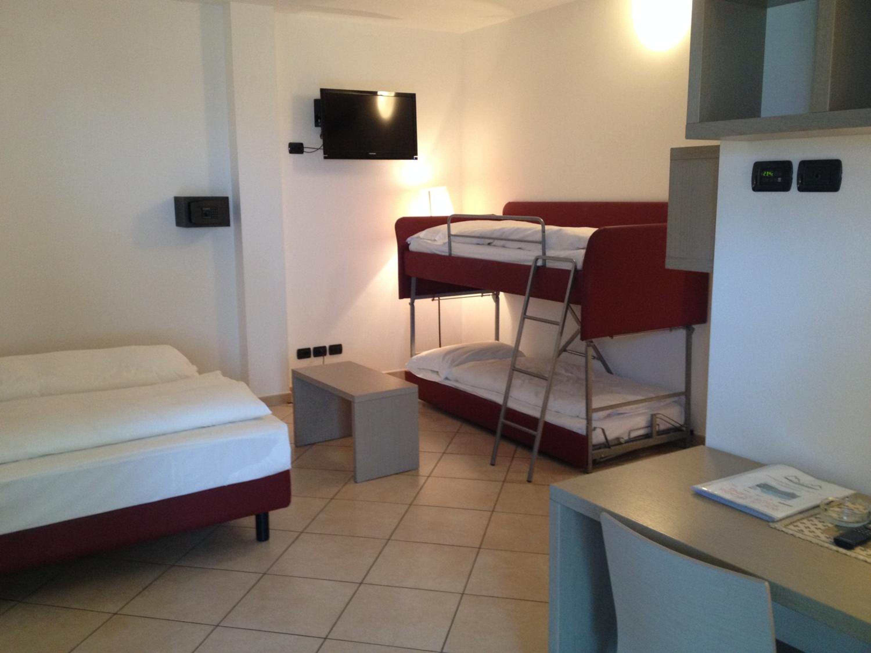 Quadruple Room with Terrace