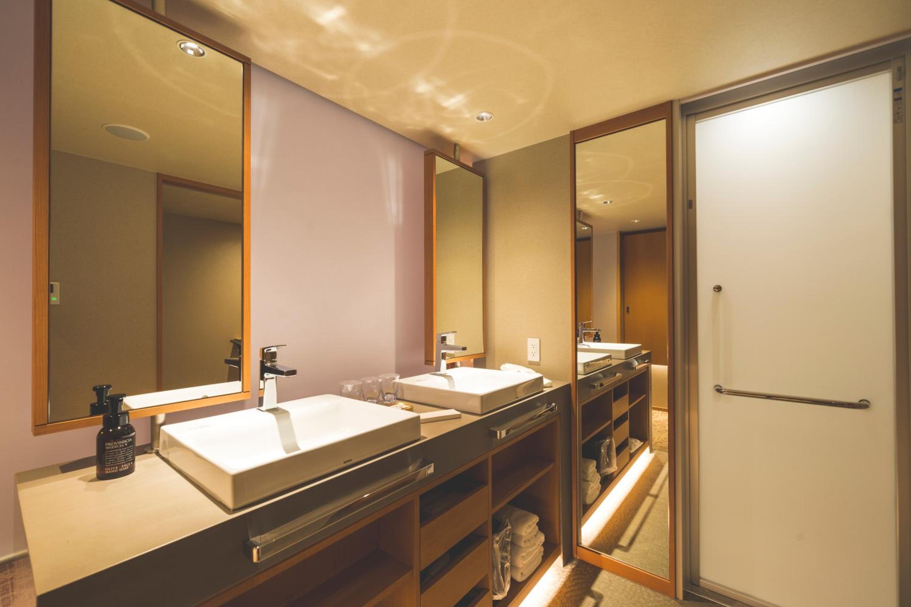 Executive Room with Two Double Beds and Sofa Bed - Non-Smoking