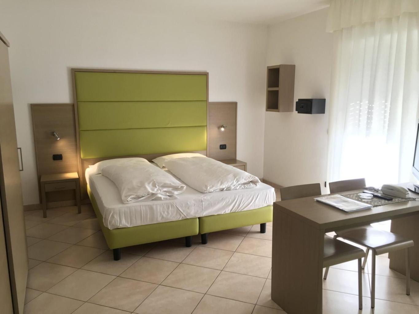 Triple Room with Terrace