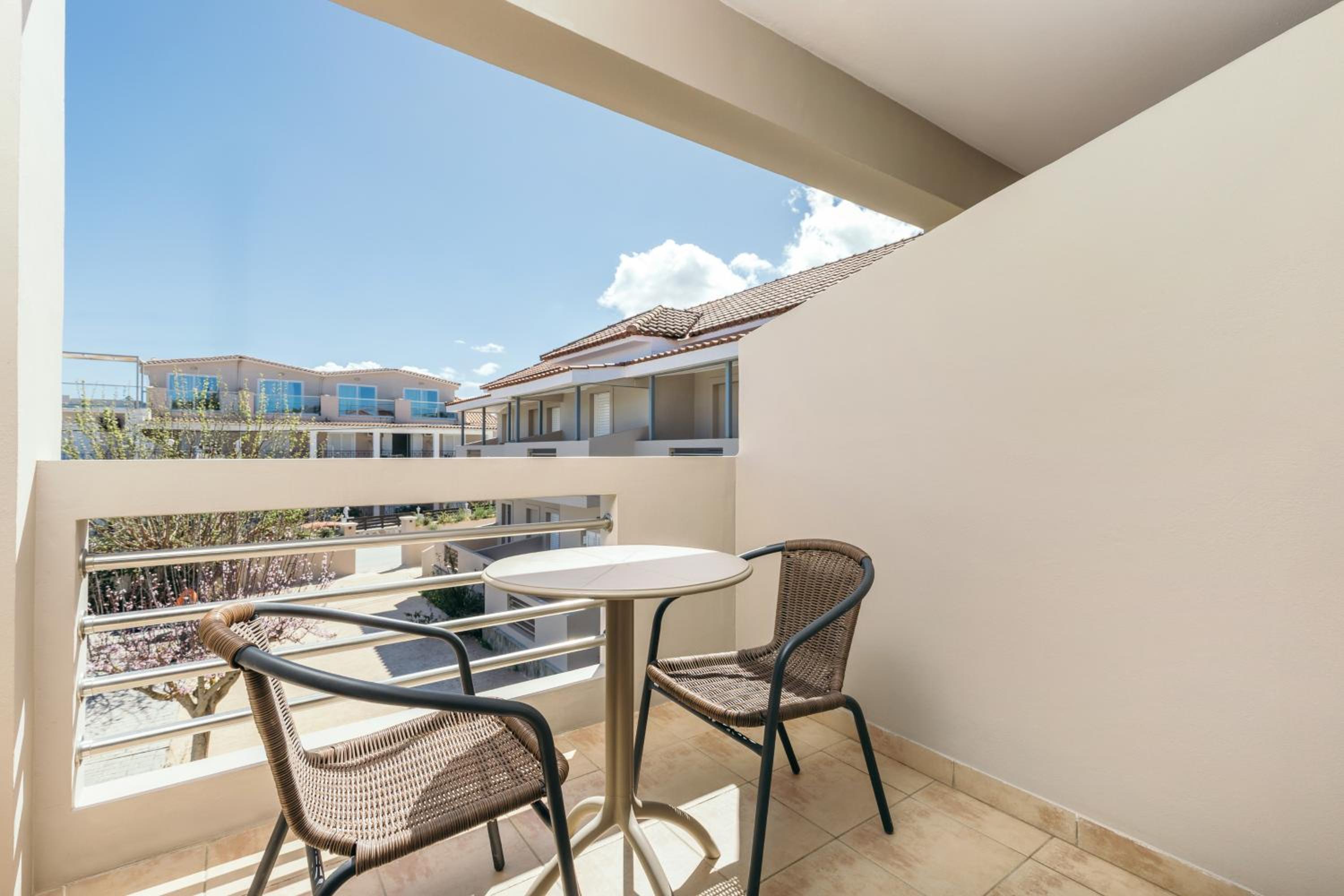  Annex Family Room with Garden View