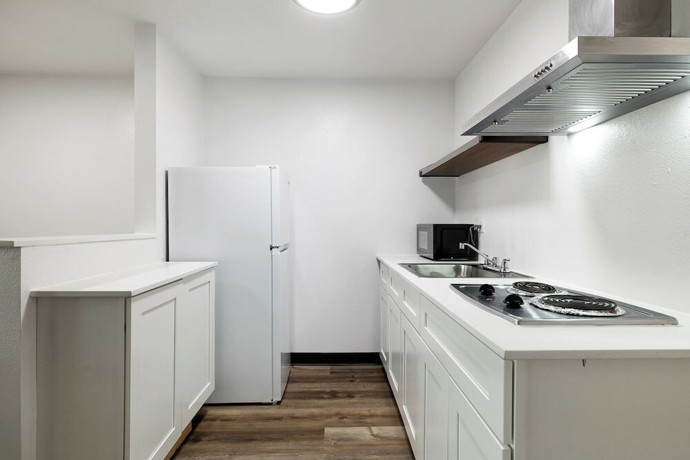 Deluxe Suite, 1 King Bed, Kitchenette