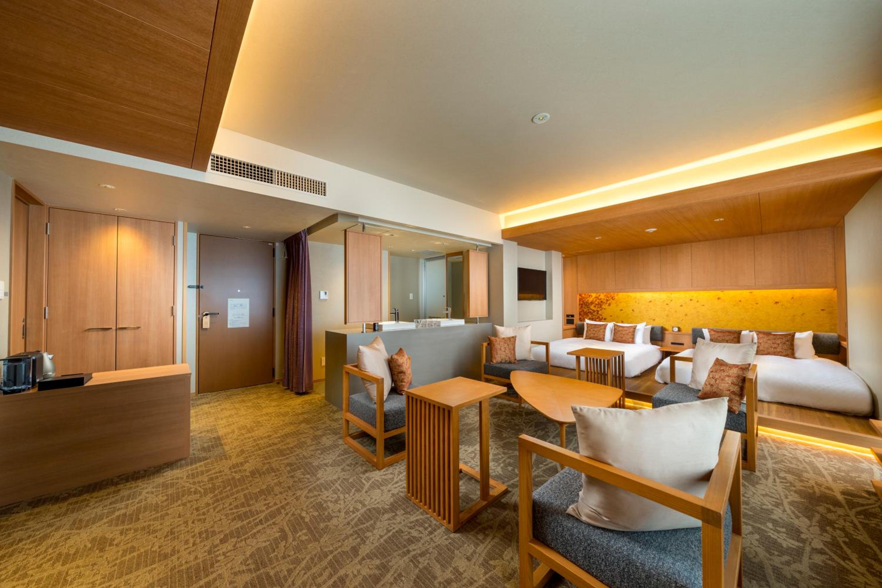 Signature Theater Suite Room