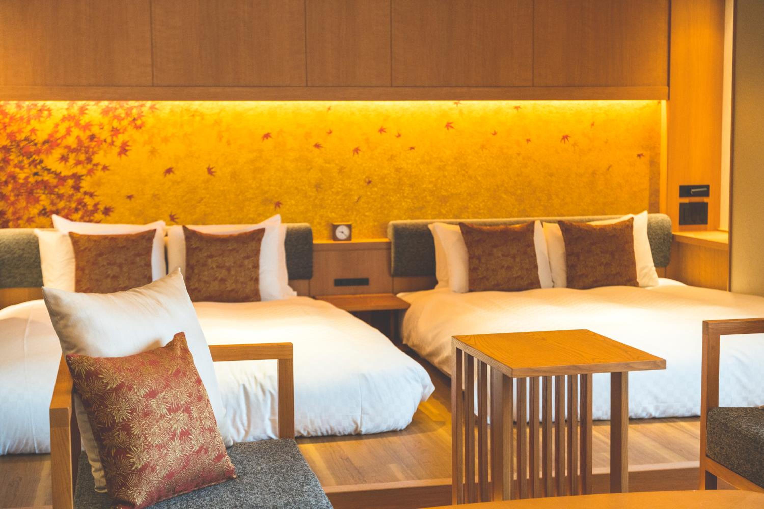 Signature Theater Suite Room