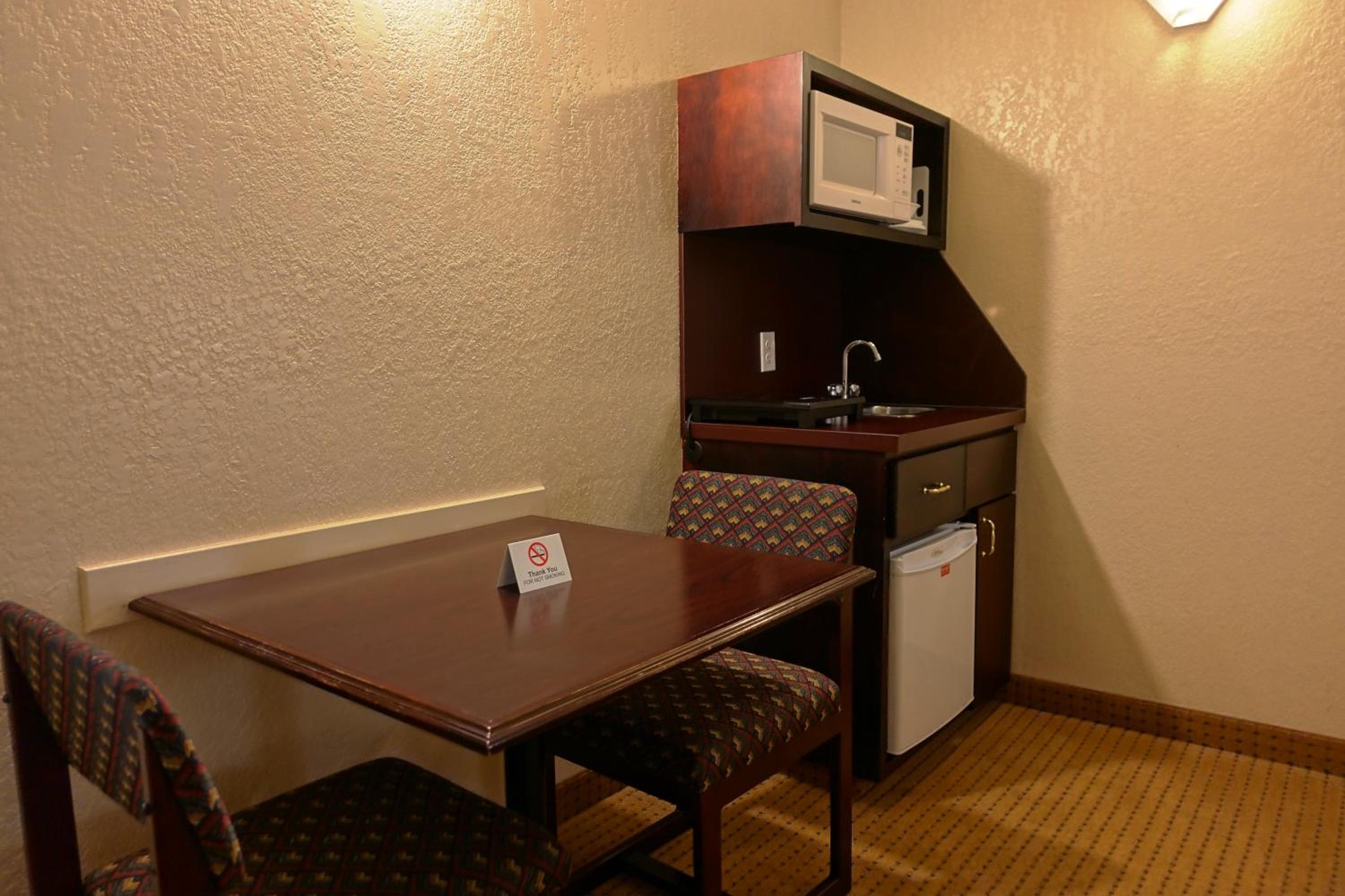 Studio King Suite - Non-Smoking