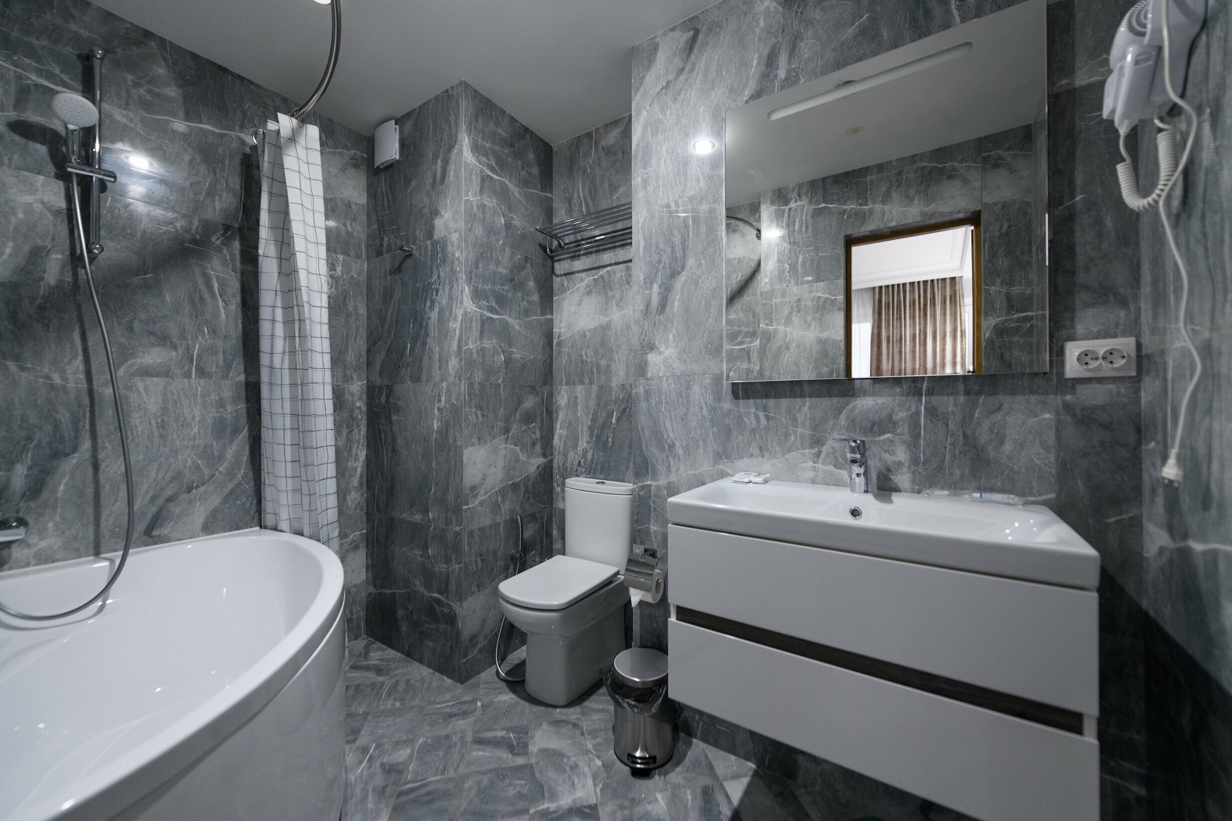 Полулюкс с балконом