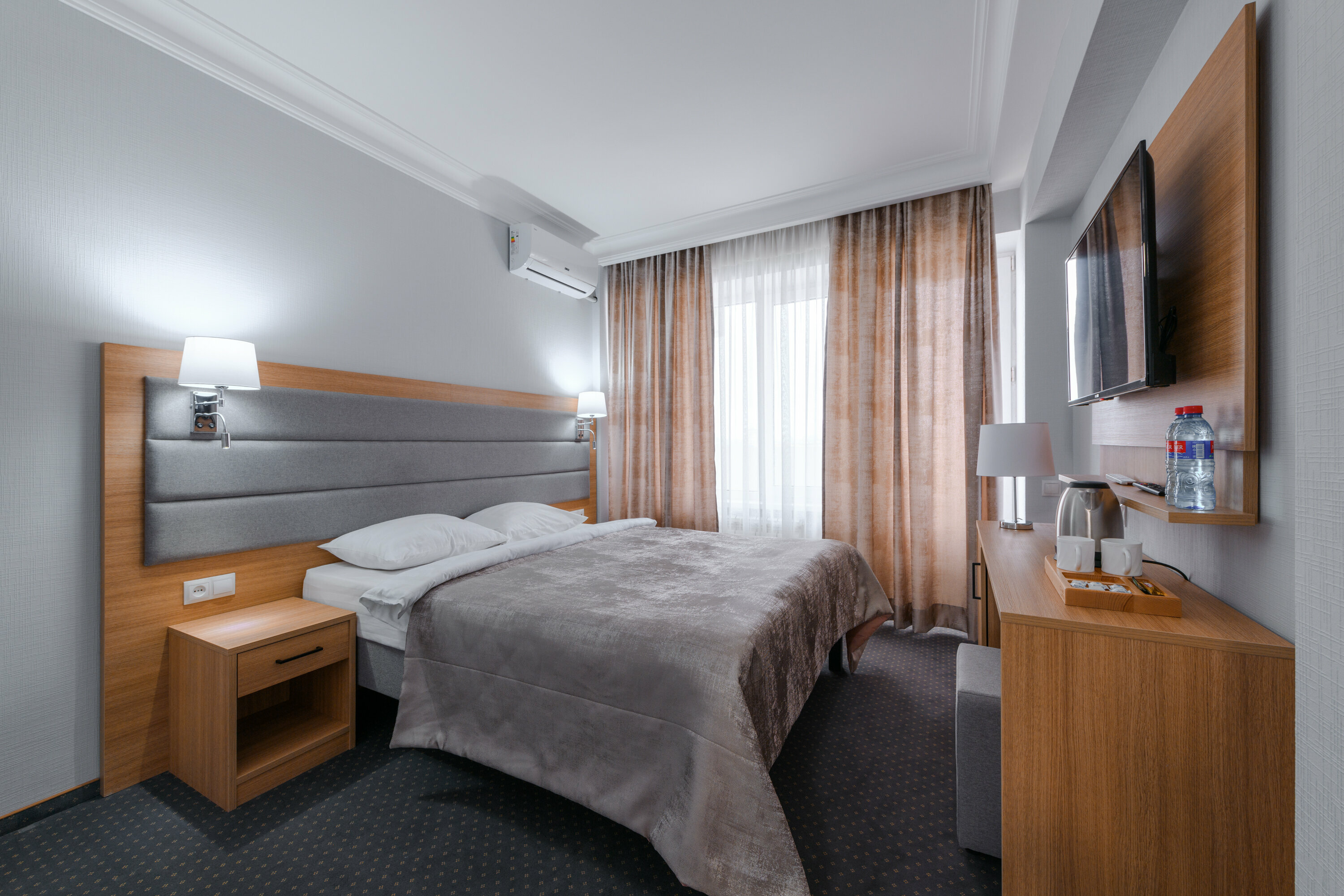 Стандарт + с балконом / две односпальные или одна большая двуспальная кровать