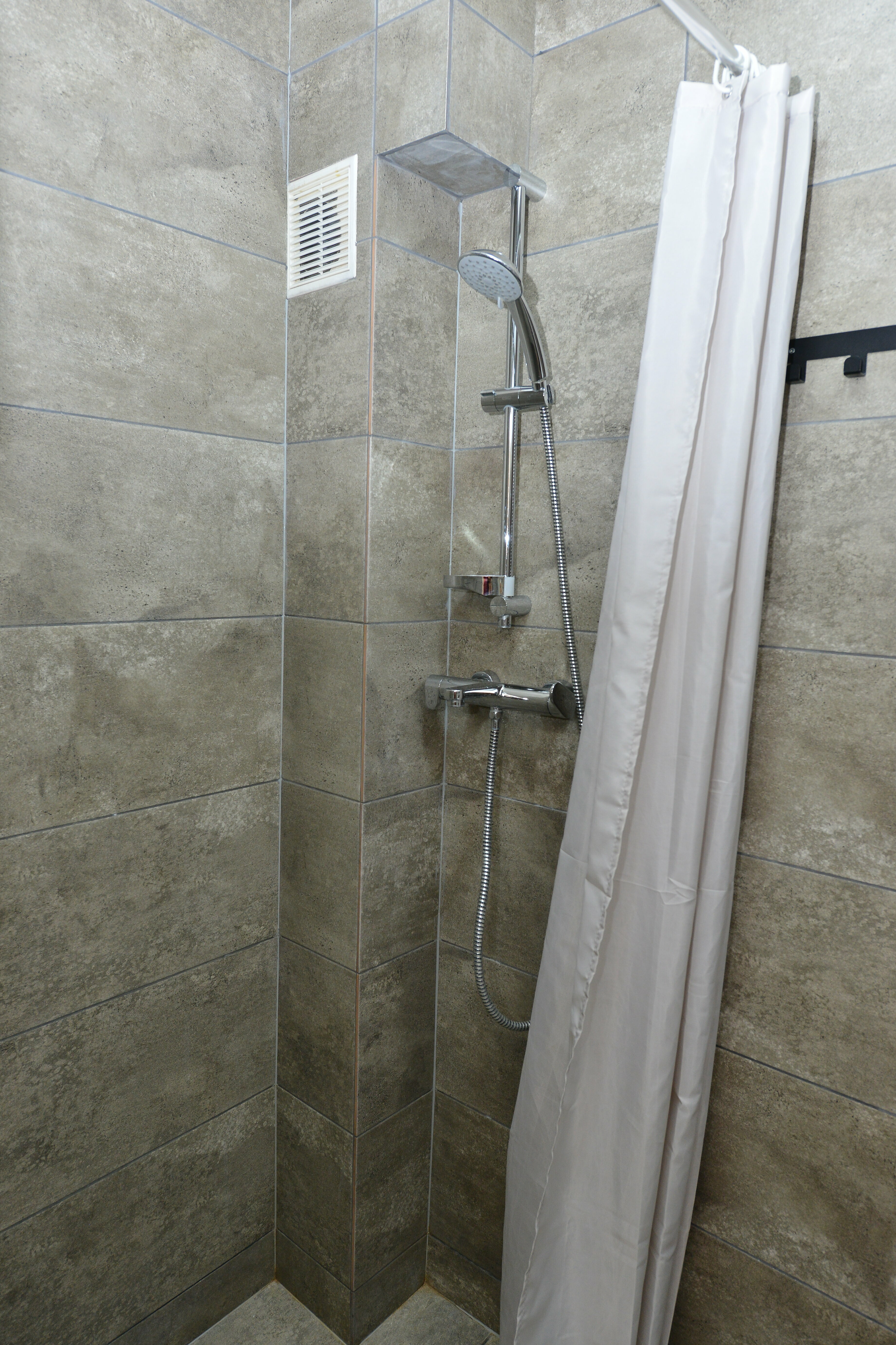 Одноместный номер с общим душем и туалетом