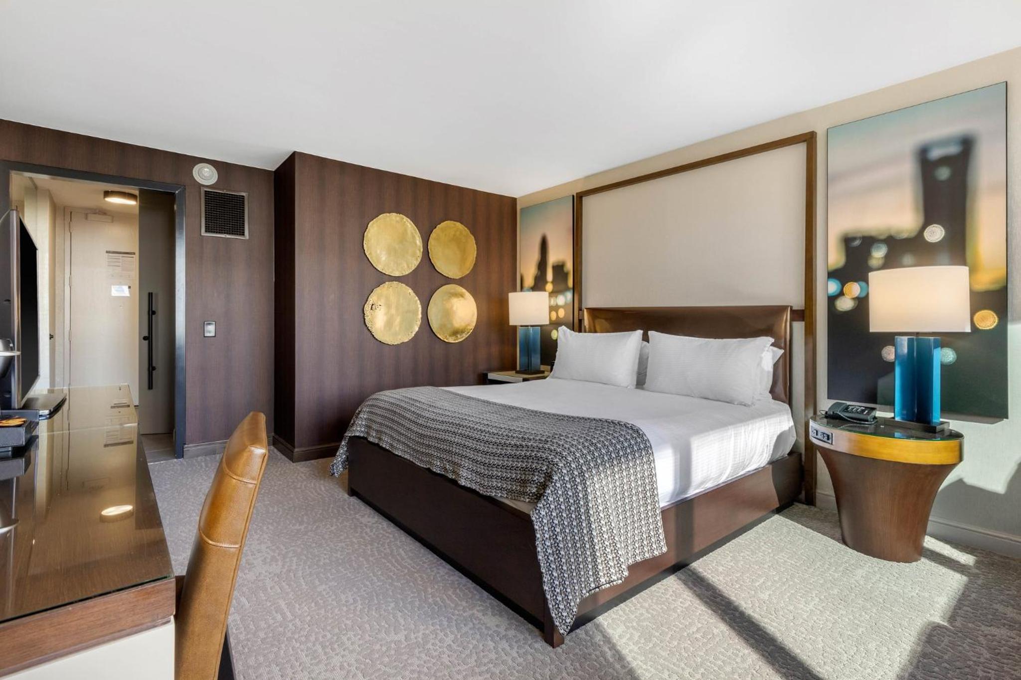 ADA Deluxe Room - 1 King Bed