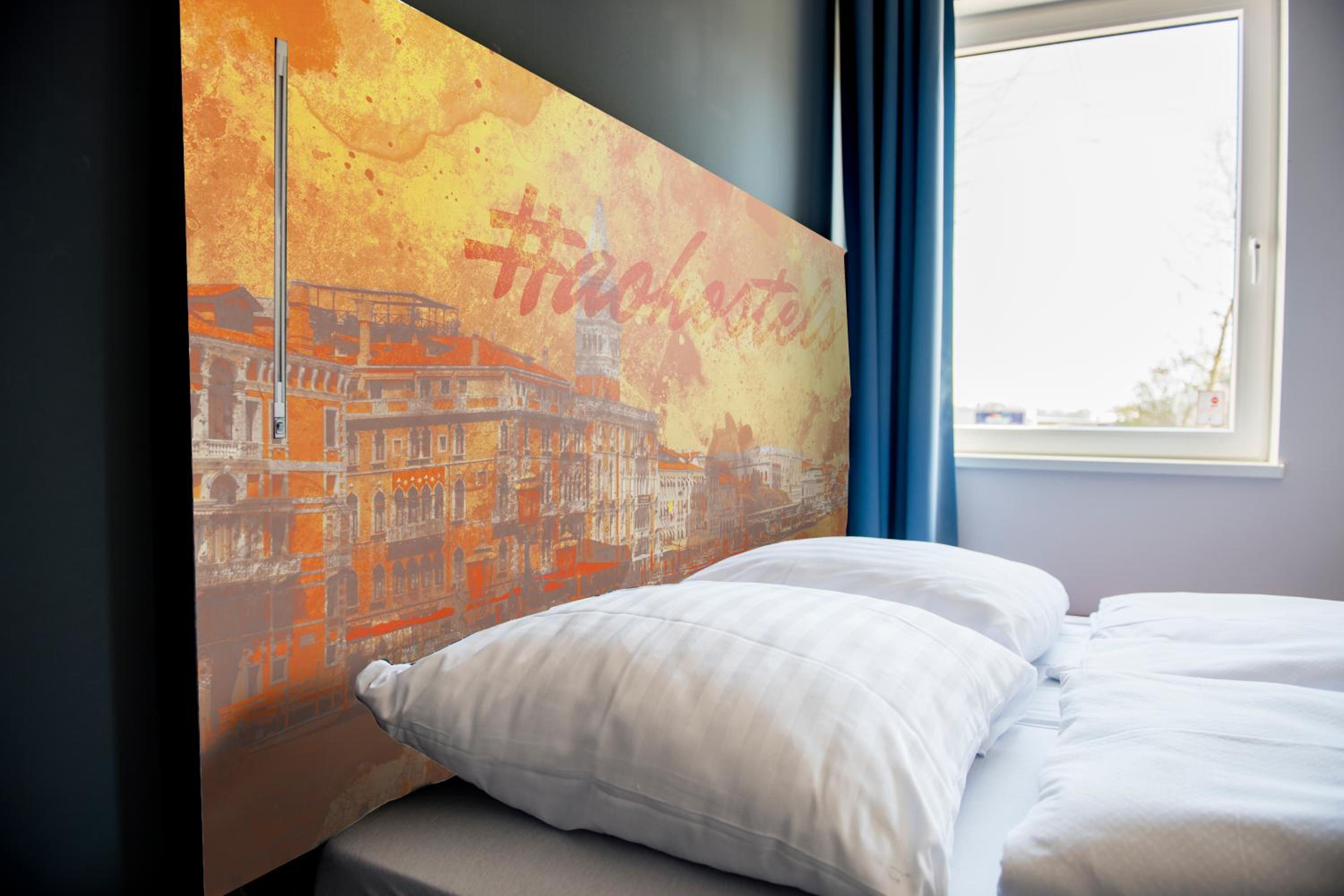 Twin room for Single use