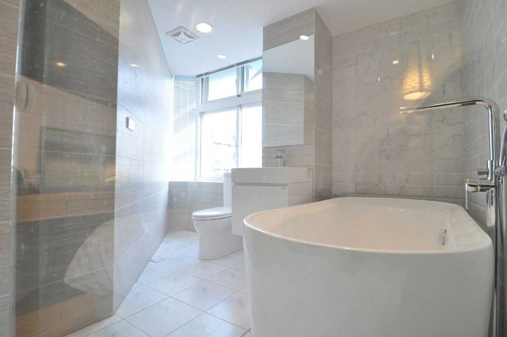 Grand Double Room, Bathtub
