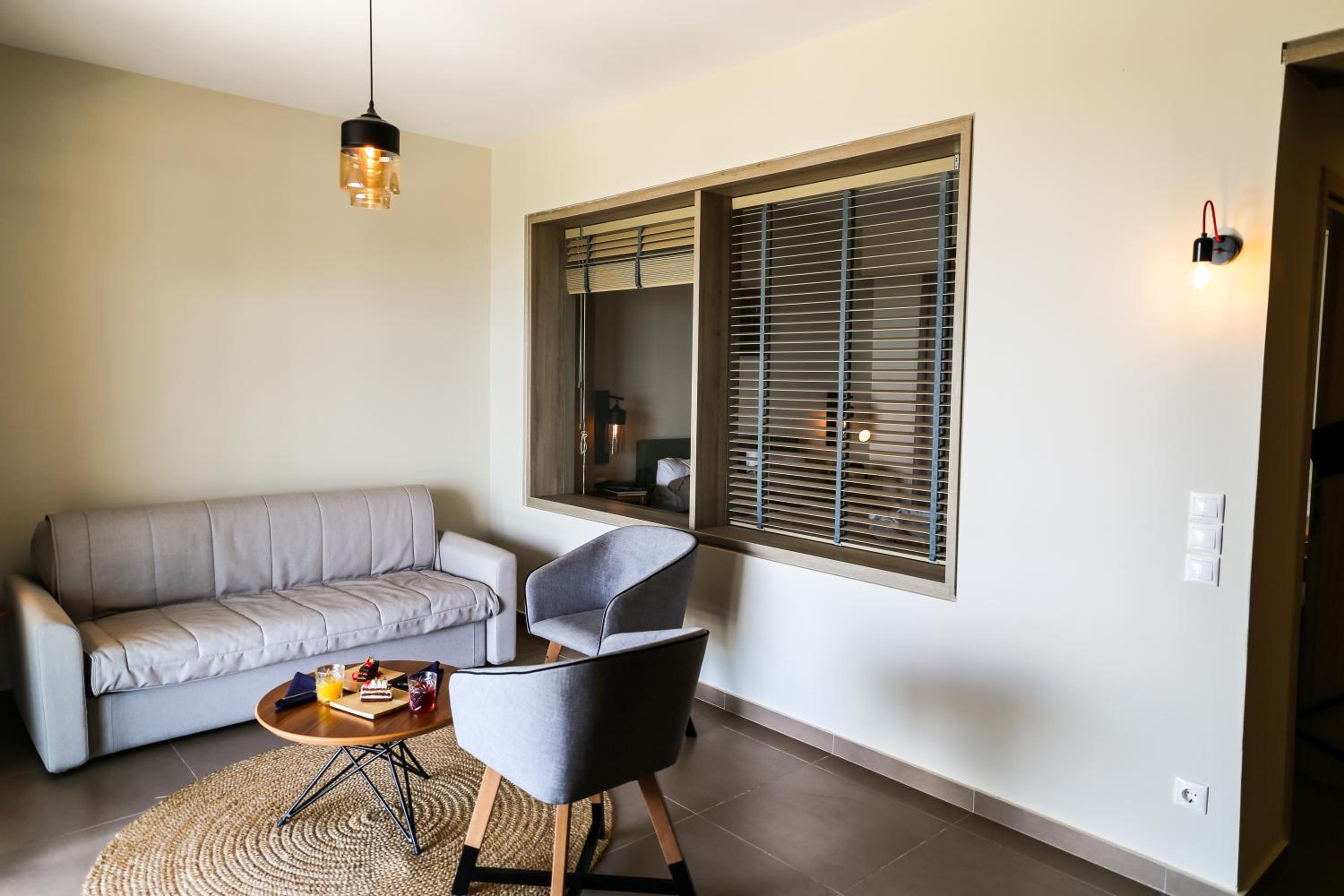 Deluxe Suite with Sea View