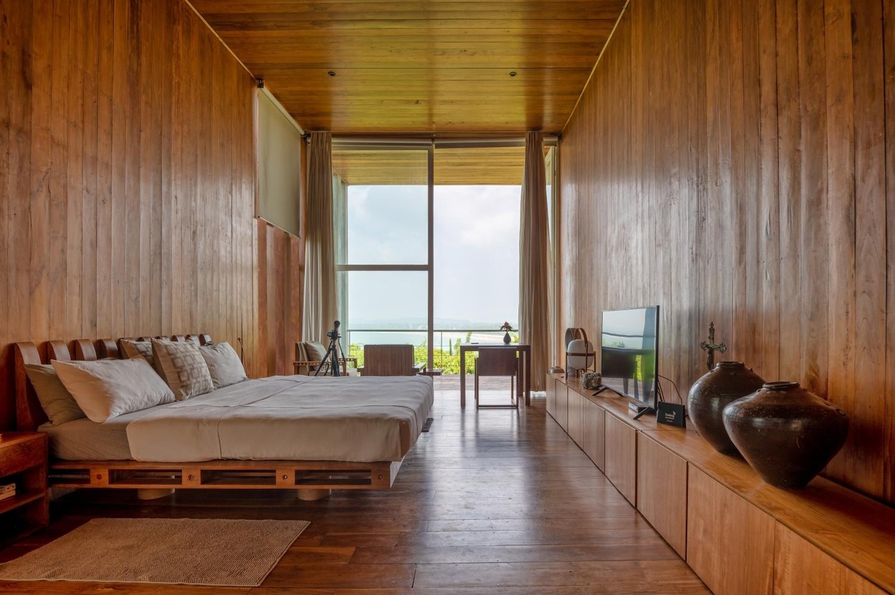 Deluxe Suite with Sea View