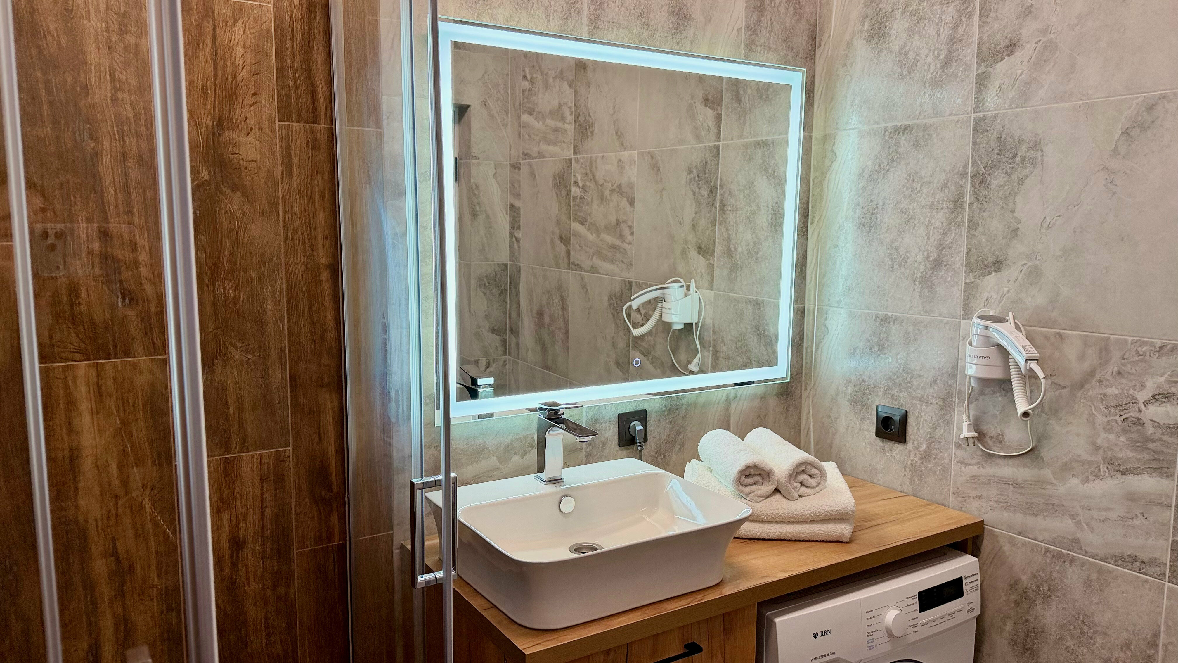 Стандарт улучшенный без балкона (Основной корпус)