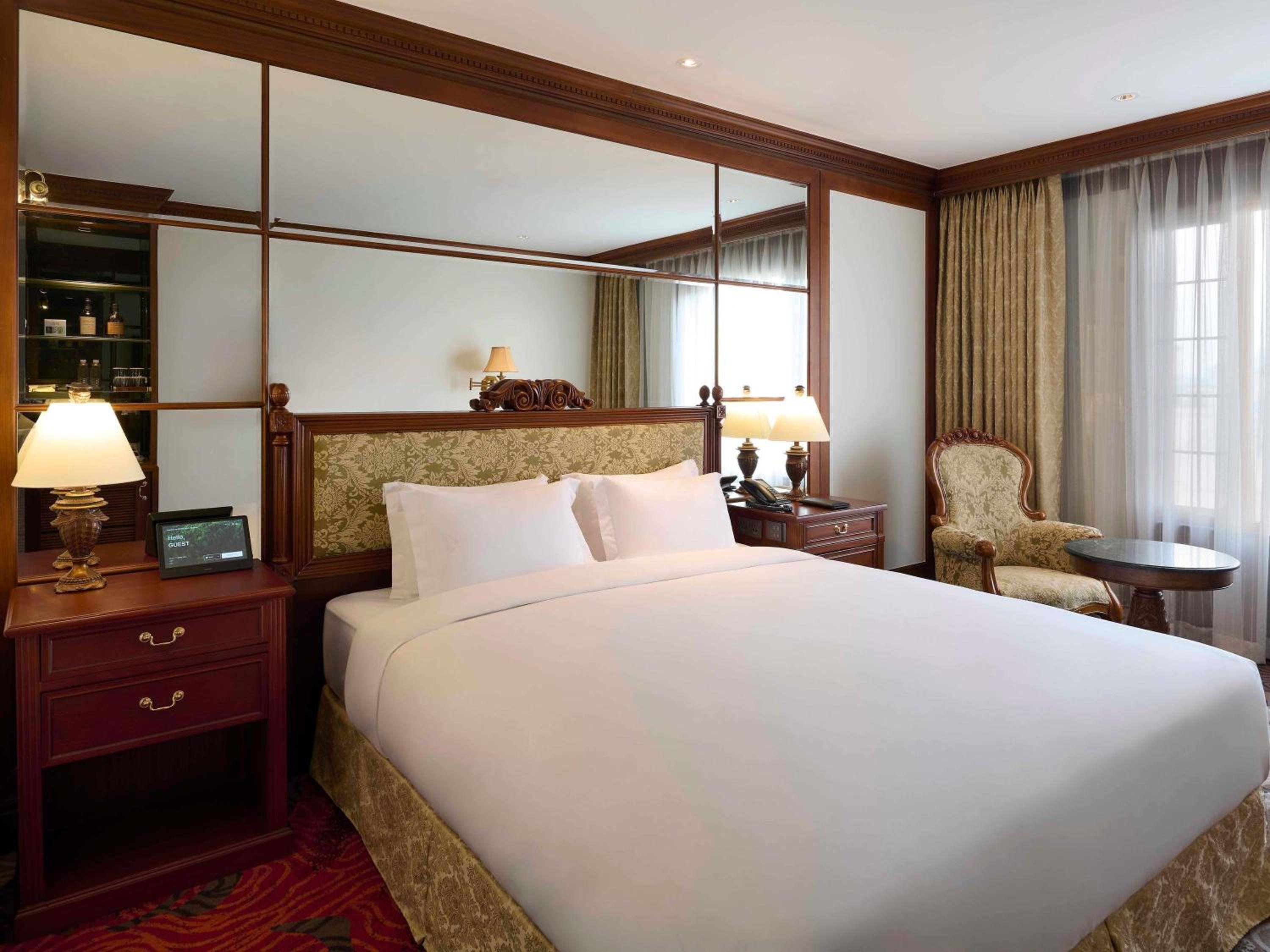 Executive - 1 king size bed (Club Lounge Access for 2)