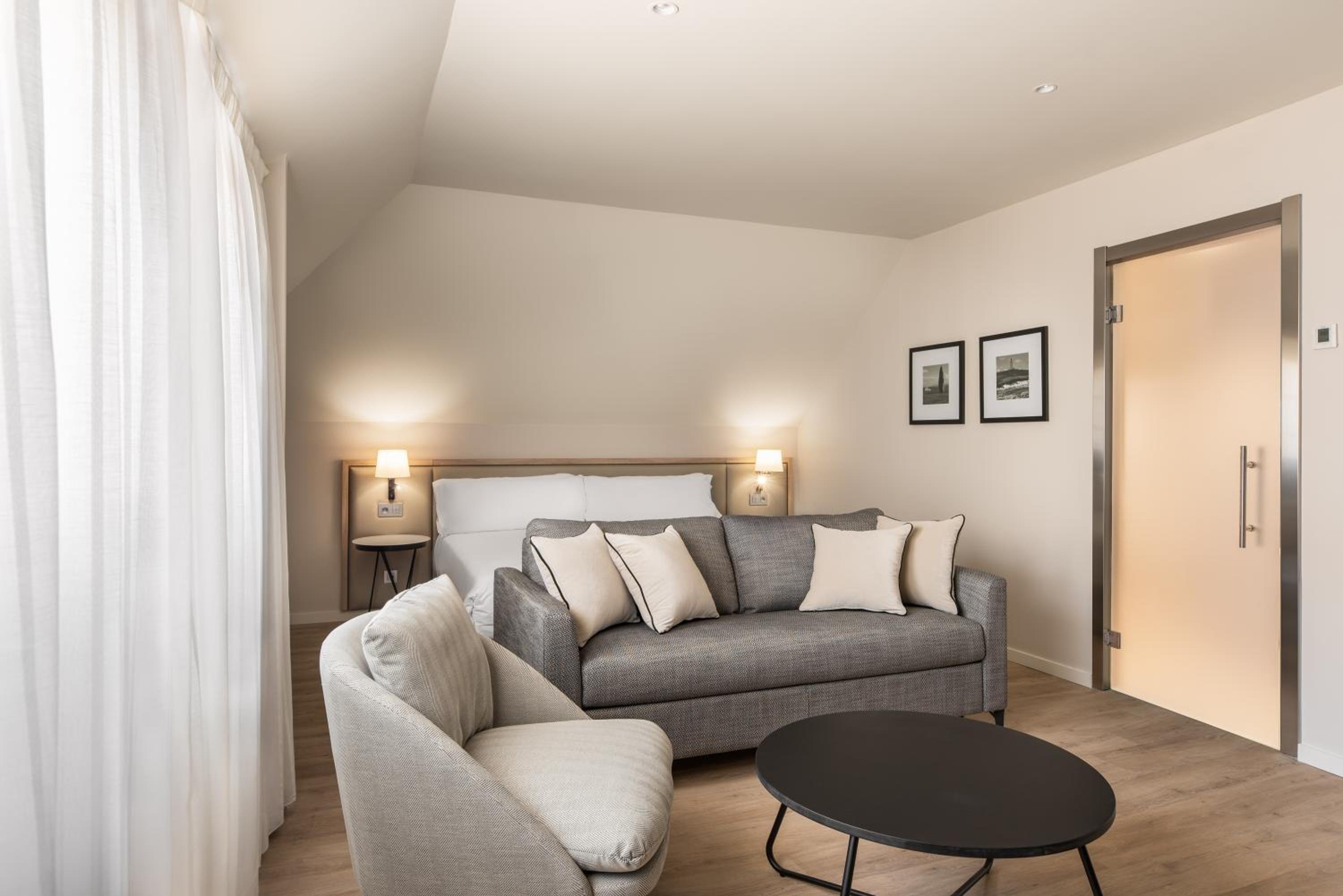 Premium Queen Room