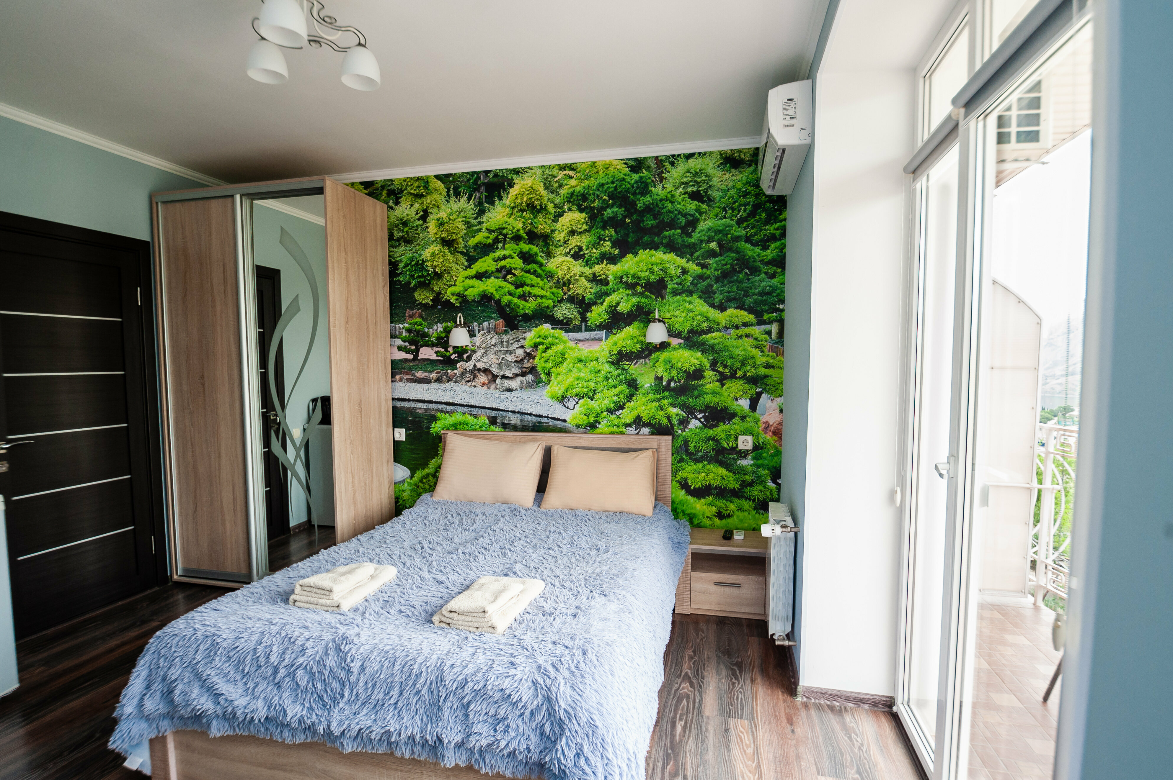 Двухместный номер Делюкс с 1 кроватью и боковым видом на море