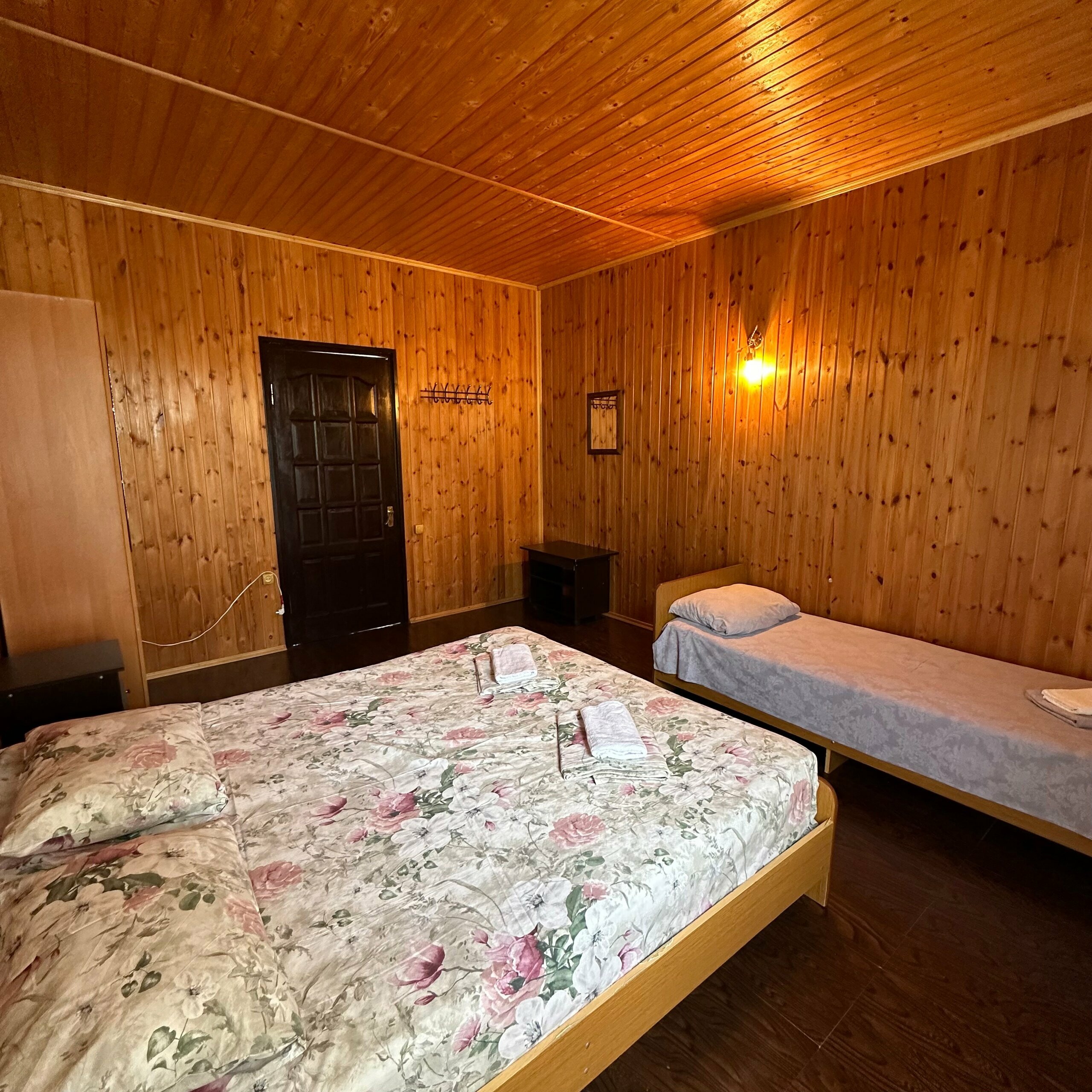 Четырехместный номер в 2-комнатном домике