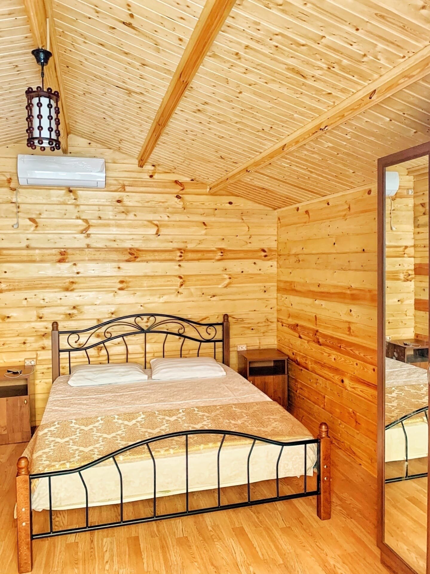 Трехместный домик в цитрусовом саду