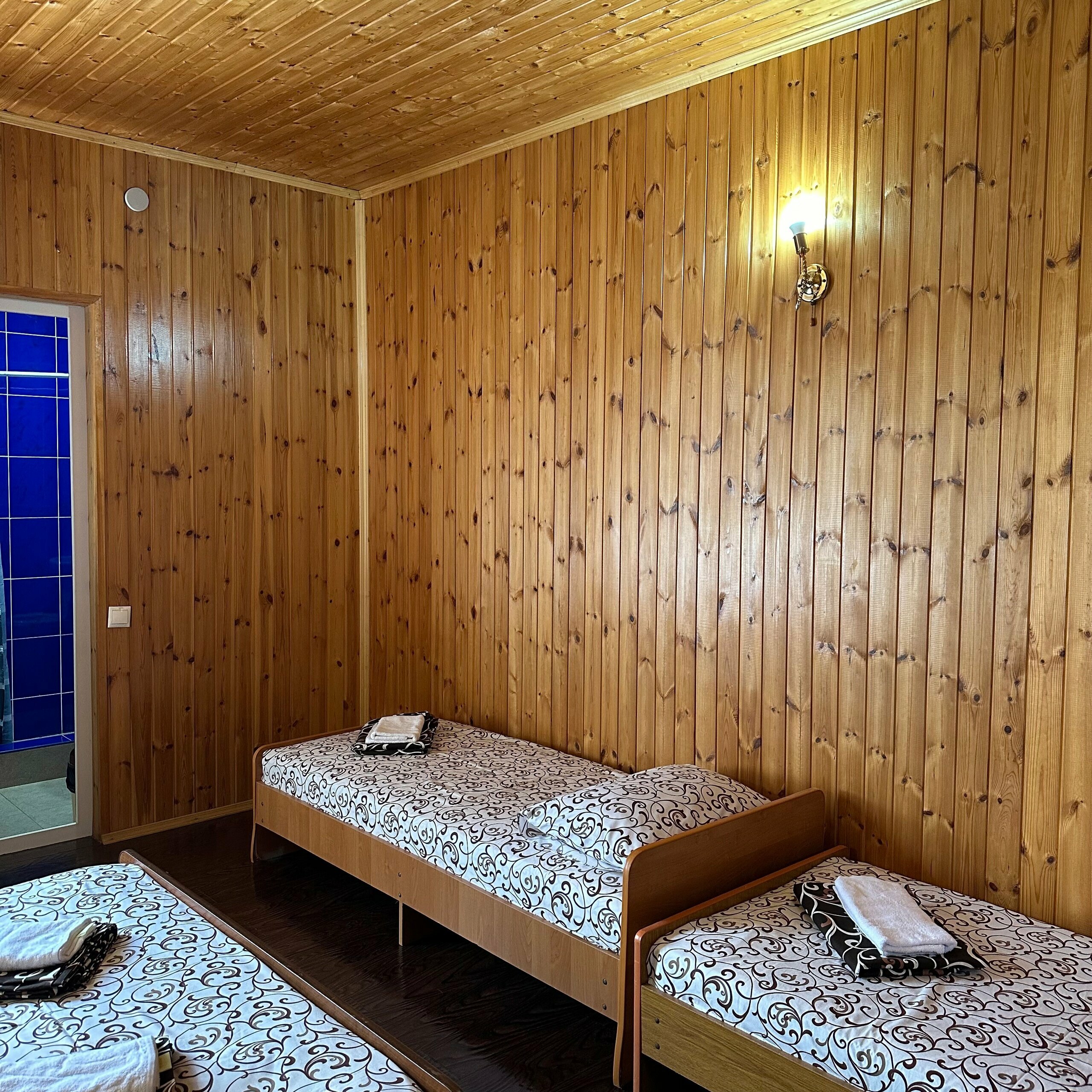 Четырехместный номер в 2-комнатном домике