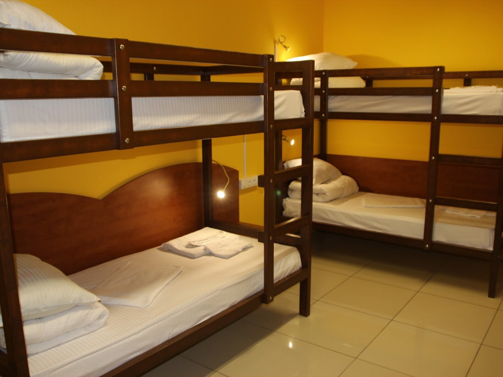 Кровать в общем 6-местном номере