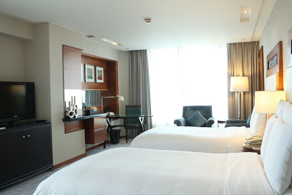Business Room, 2 Double Beds, City View