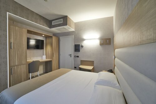 Улучшенный двухместный номер, одноместное размещение в Hotel Concorde