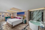 PIPA Jacuzzi with club privileges в Grand President Bangkok