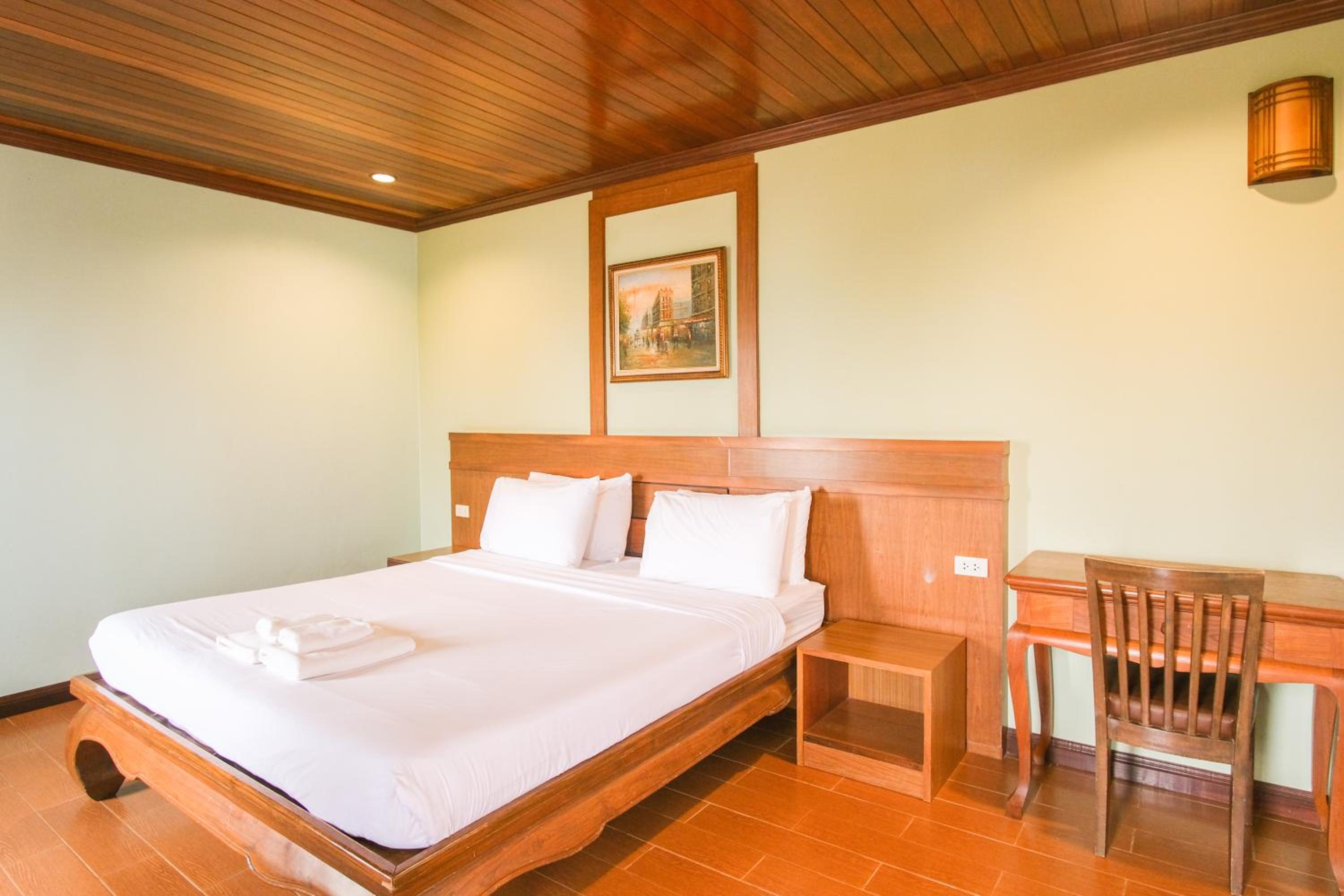 Deluxe Villa Pool Side