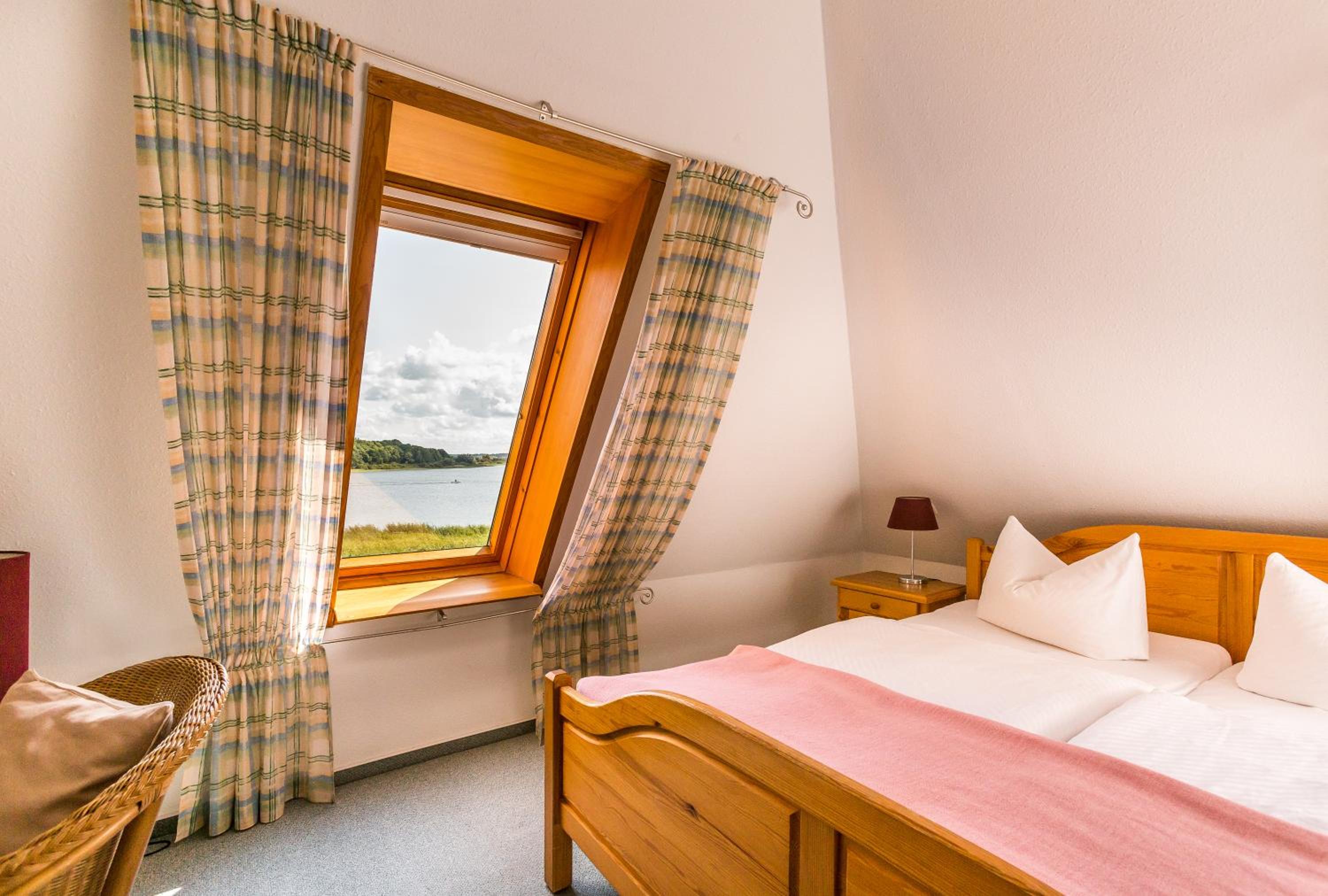 Triple Room with Lake View