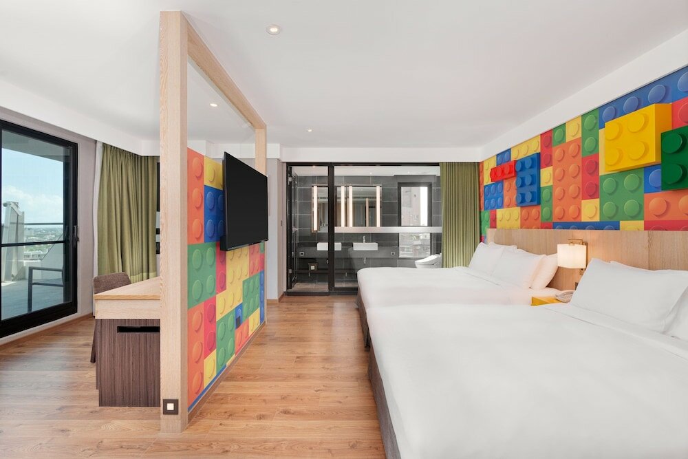 Family Room, 2 Double Beds, City View
