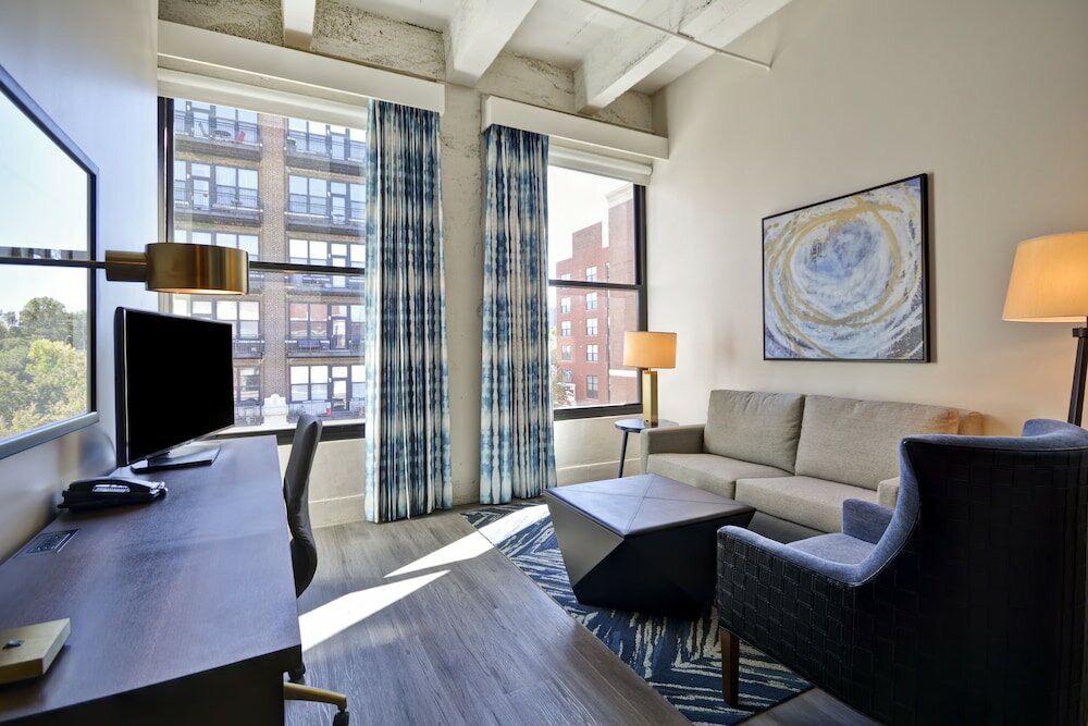 Suite, 1 King Bed with Sofa bed, Accessible (Comm)