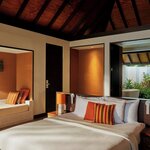 Beach Villa with Pool в Velassaru Maldives