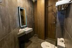 Стандартный трехместный номер в Brown Hotel
