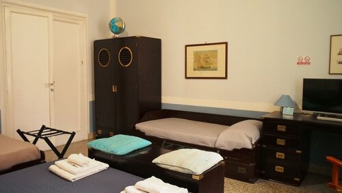 Четырехместный номер «Комфорт», отдельная ванная комната, вид на город (Alloggio del Capitano) в Mabbonath b&b Palermo Centro