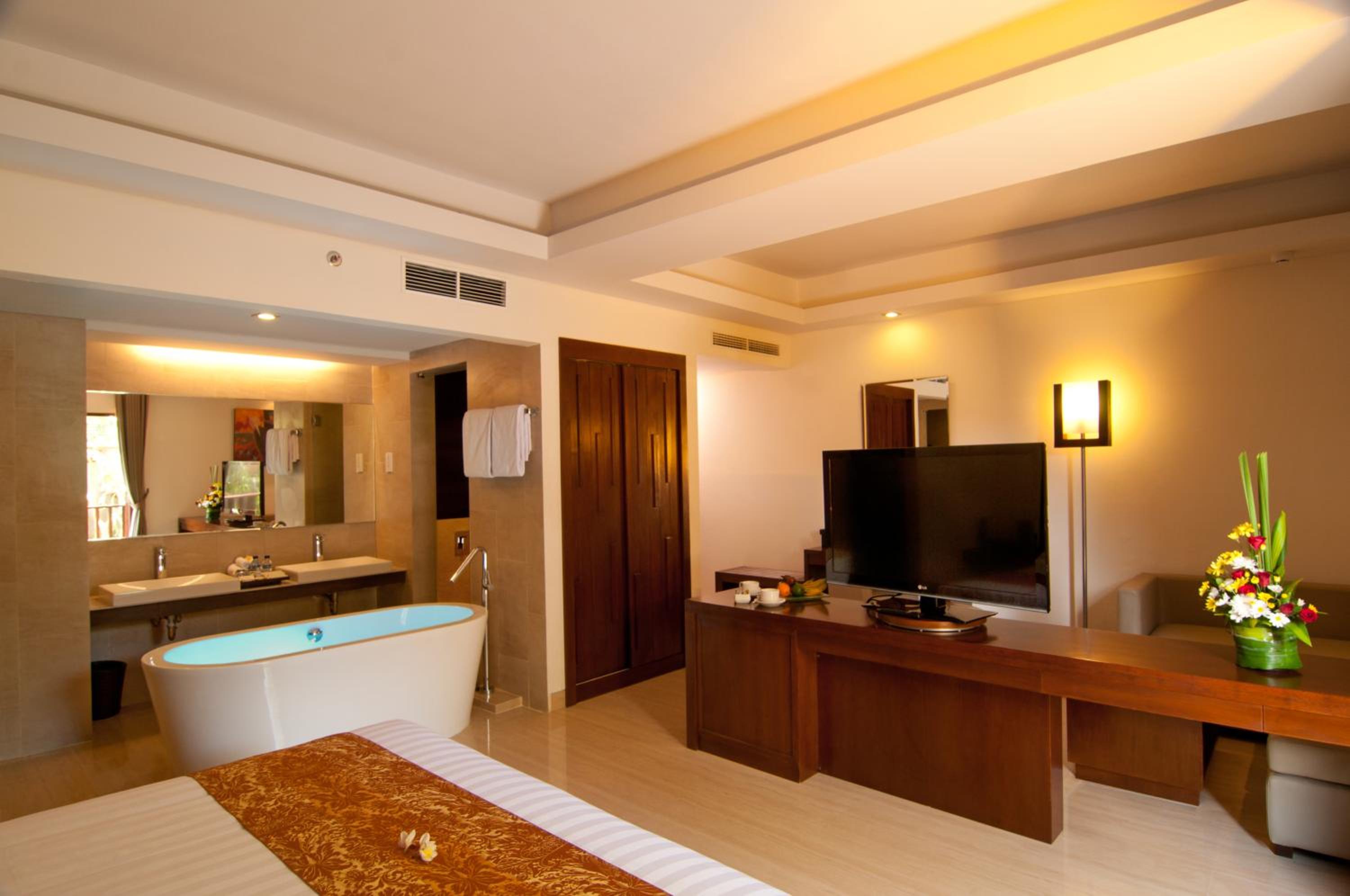 Honeymoon King Suite