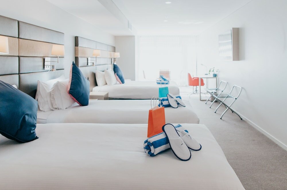 Superior Family Accessible Room, 1 Queen and 2 Single Beds