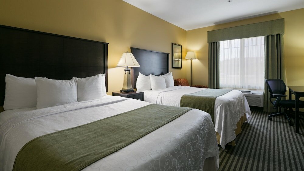 Suite, 2 Queen Beds, Non Smoking, River View
