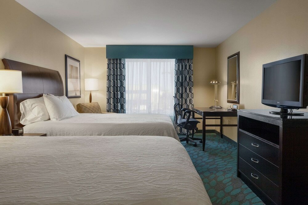 Room, 1 Queen Bed, Accessible (Mobility & Hearing, Roll-In Shower)