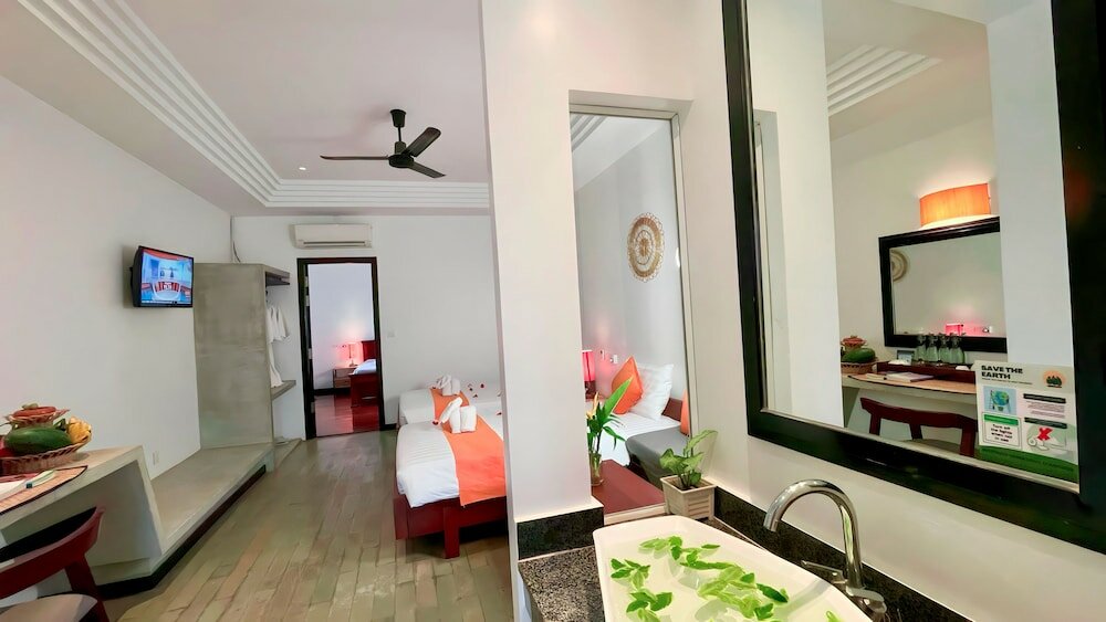 Family Studio Suite, Pool View (Free Bus Station Pick up)