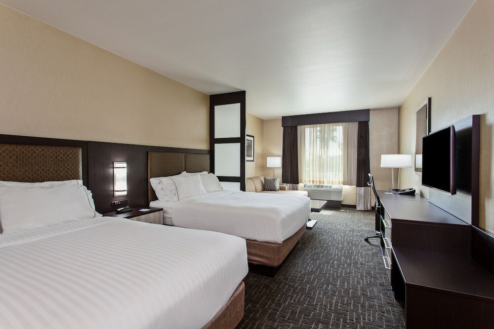 Suite, Multiple Beds