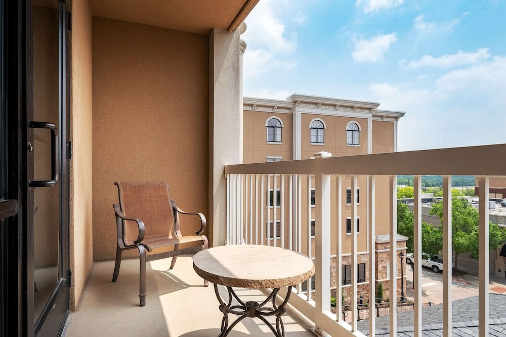 1 King Bed Hearing Accessible with Balcony