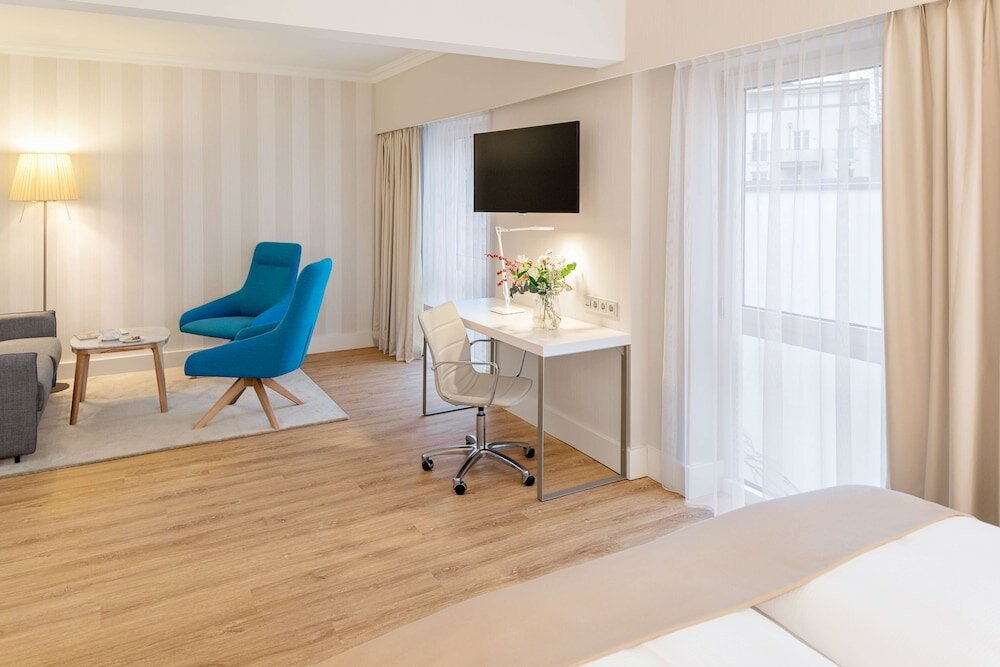 Junior Suite (Extra Bed 3 Adults)