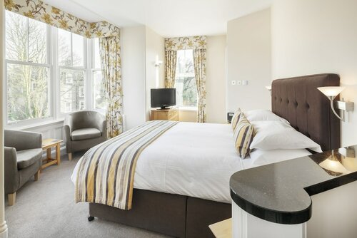 Queen Room ( Room 1 First Floor) в Hawksmoor Guest House