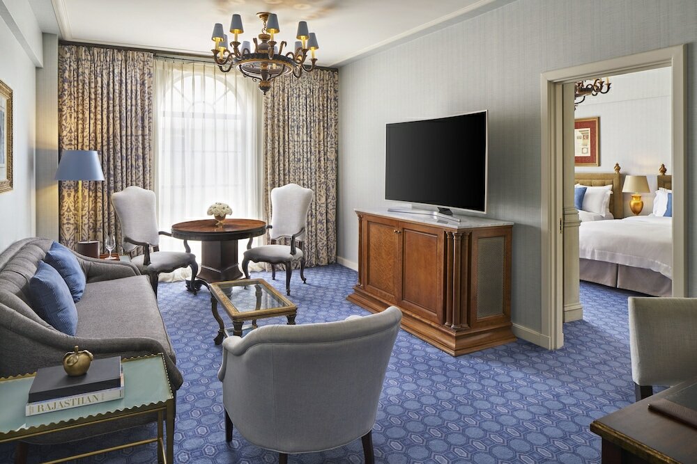 Suite, 1 King Bed